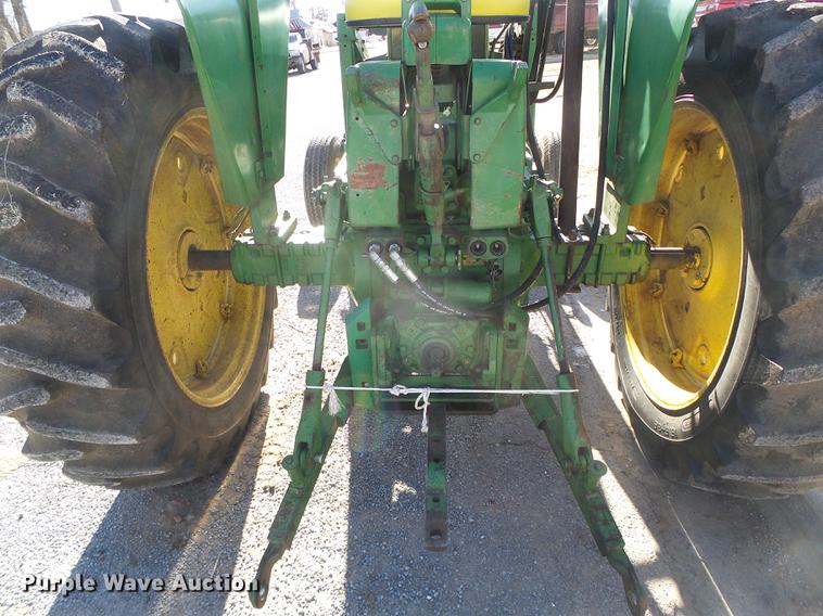 image for item DF2888 1966 John Deere 2510 tractor