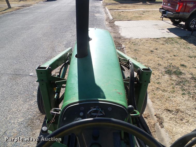 image for item DF2888 1966 John Deere 2510 tractor