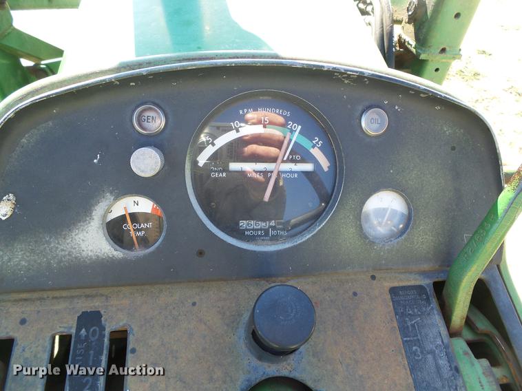 image for item DF2888 1966 John Deere 2510 tractor
