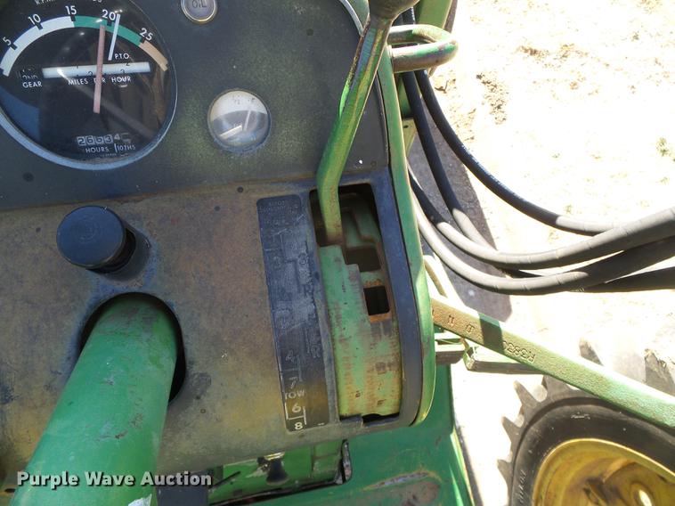 image for item DF2888 1966 John Deere 2510 tractor