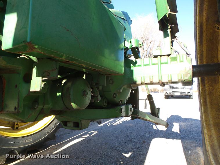 image for item DF2888 1966 John Deere 2510 tractor