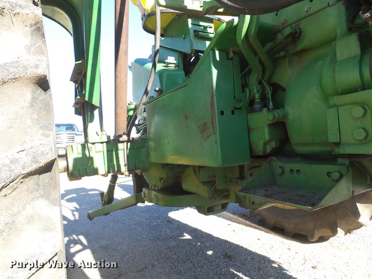 image for item DF2888 1966 John Deere 2510 tractor