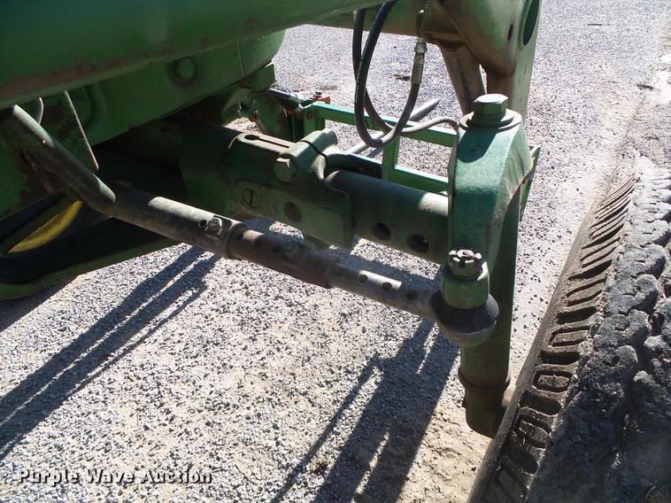 image for item DF2888 1966 John Deere 2510 tractor