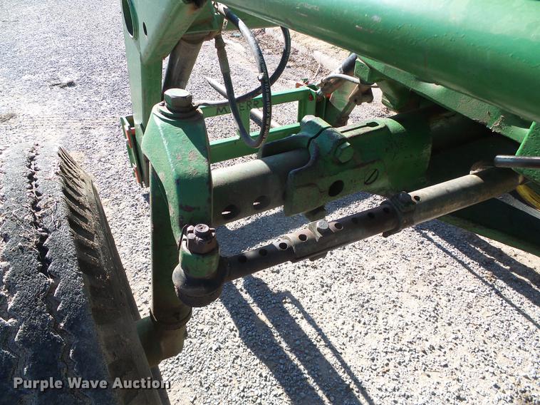 image for item DF2888 1966 John Deere 2510 tractor