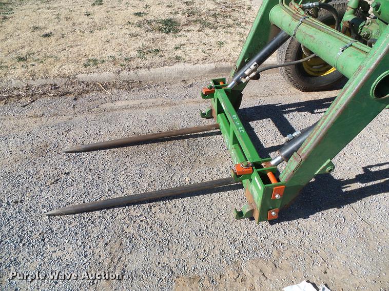 image for item DF2888 1966 John Deere 2510 tractor