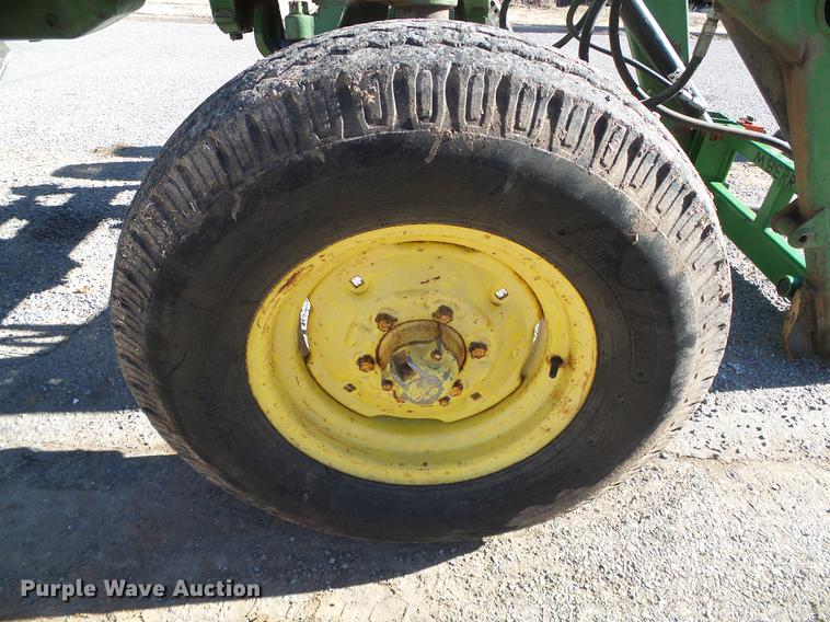 image for item DF2888 1966 John Deere 2510 tractor