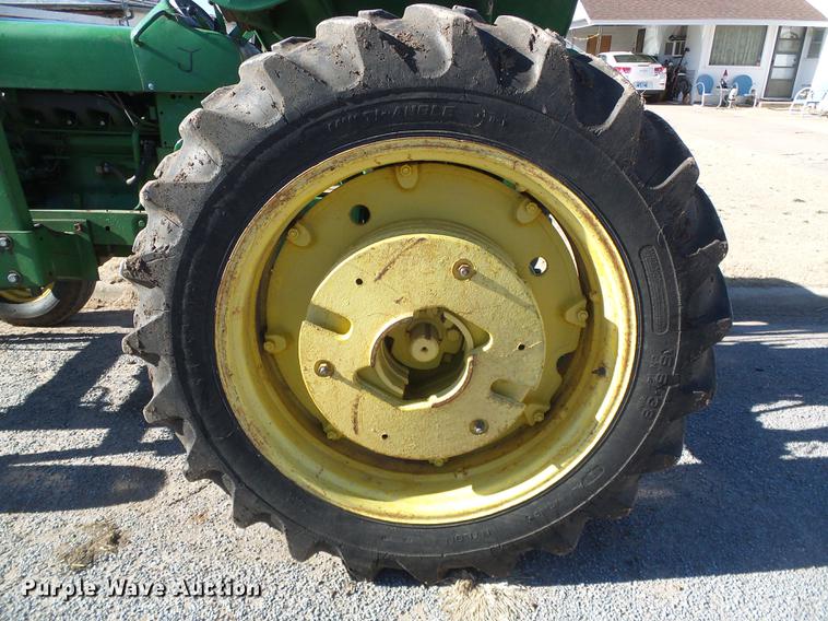 image for item DF2888 1966 John Deere 2510 tractor
