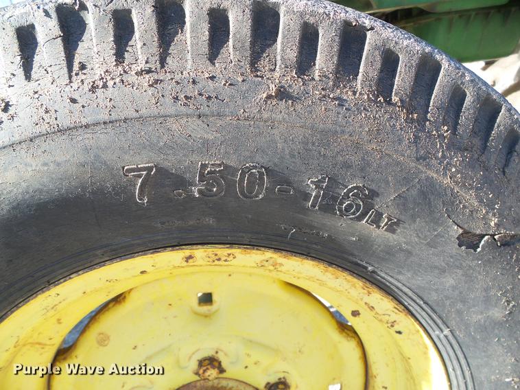 image for item DF2888 1966 John Deere 2510 tractor