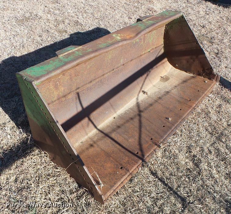 image for item DF2888 1966 John Deere 2510 tractor