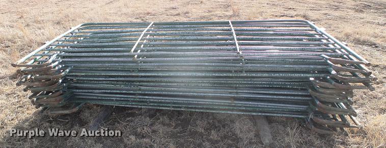 image for item DF2899 (20) round cattle panels