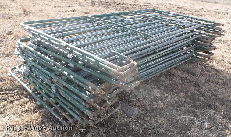 image for item DF2899 (20) round cattle panels