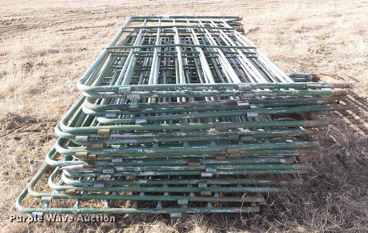image for item DF2899 (20) round cattle panels