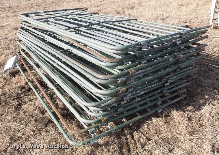 image for item DF2899 (20) round cattle panels