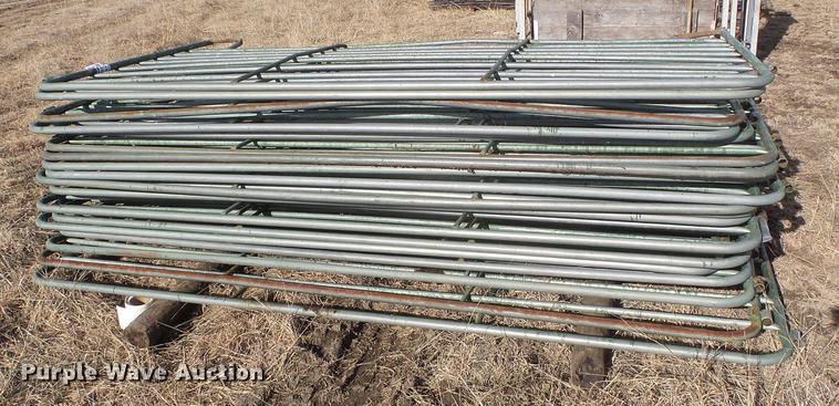 image for item DF2899 (20) round cattle panels