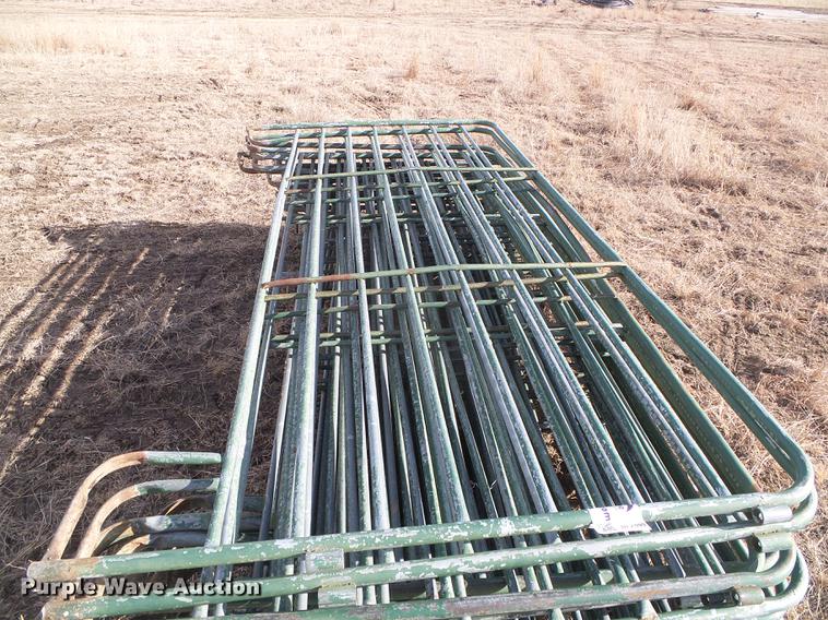 image for item DF2899 (20) round cattle panels