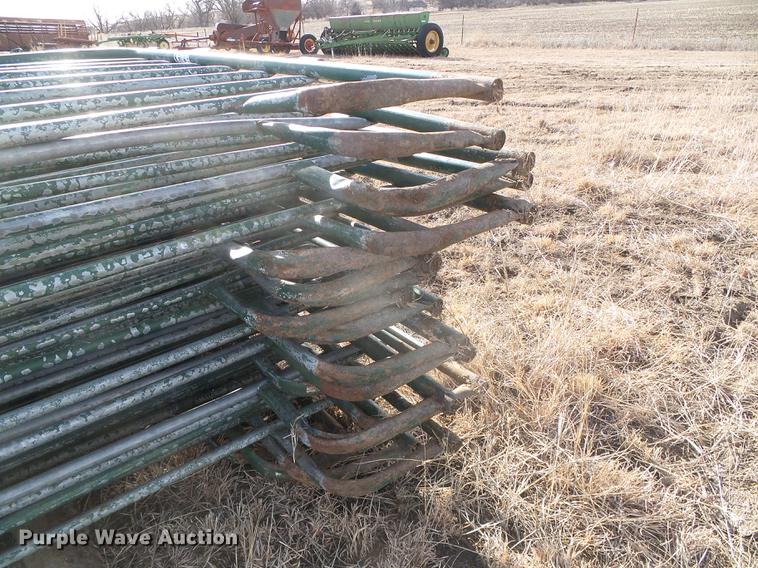 image for item DF2899 (20) round cattle panels