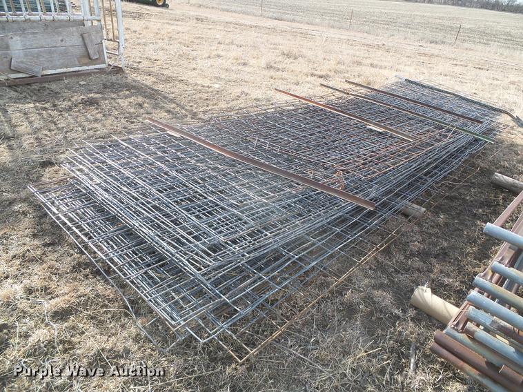 image for item DF2901 Approximately 29 galvanized cattle panels