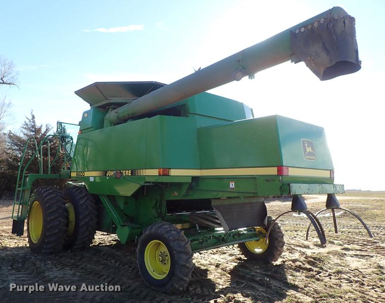 image for item DF8666 1995 John Deere 9600 combine