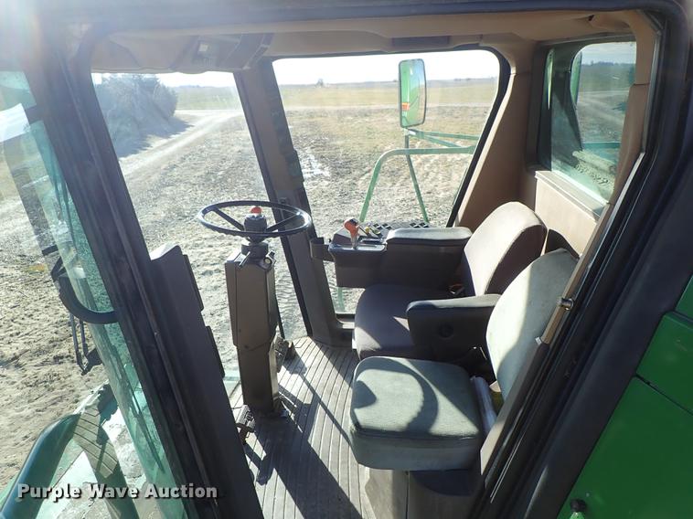 image for item DF8666 1995 John Deere 9600 combine