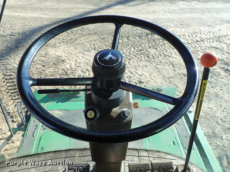 image for item DF8666 1995 John Deere 9600 combine