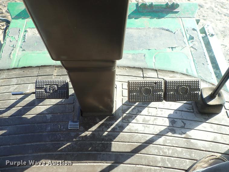 image for item DF8666 1995 John Deere 9600 combine