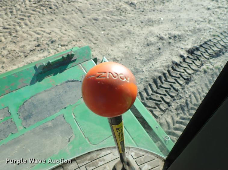 image for item DF8666 1995 John Deere 9600 combine