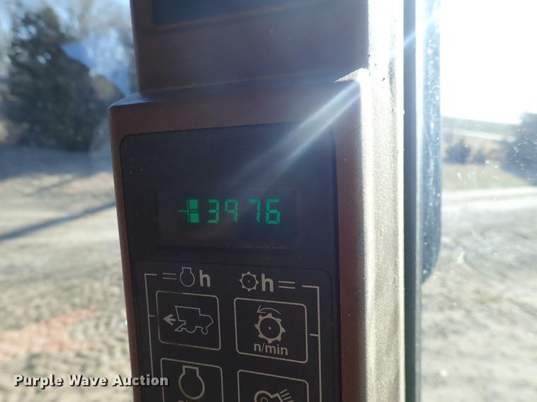 image for item DF8666 1995 John Deere 9600 combine