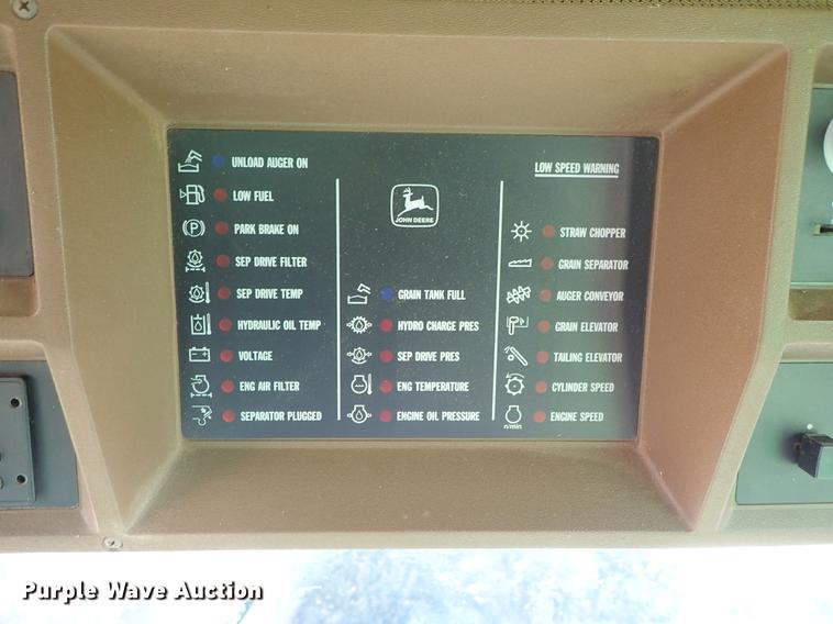 image for item DF8666 1995 John Deere 9600 combine