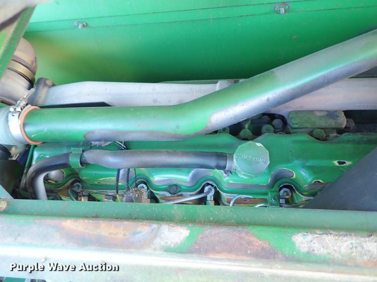 image for item DF8666 1995 John Deere 9600 combine