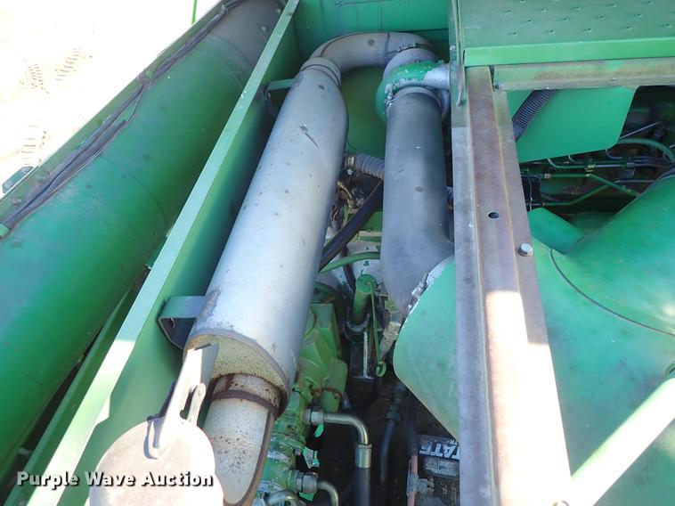 image for item DF8666 1995 John Deere 9600 combine