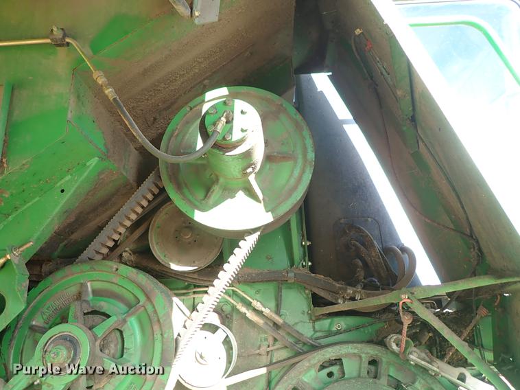 image for item DF8666 1995 John Deere 9600 combine