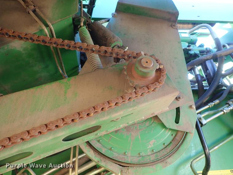 image for item DF8666 1995 John Deere 9600 combine
