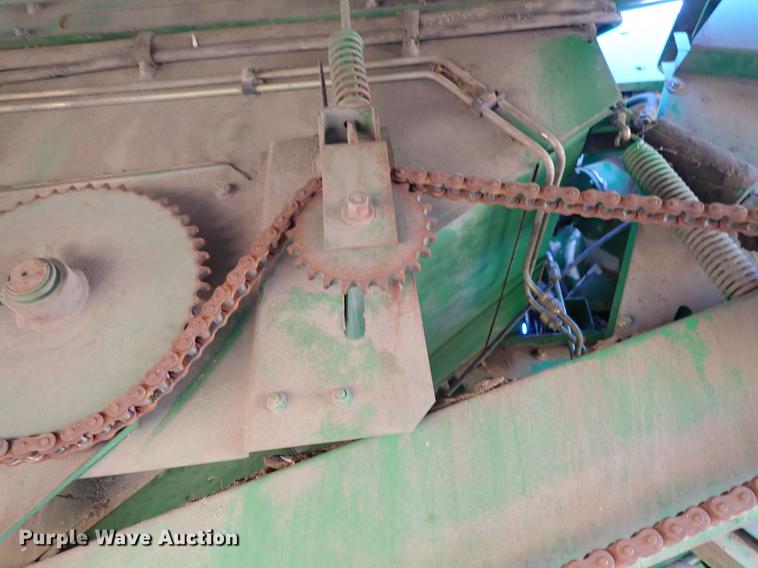 image for item DF8666 1995 John Deere 9600 combine