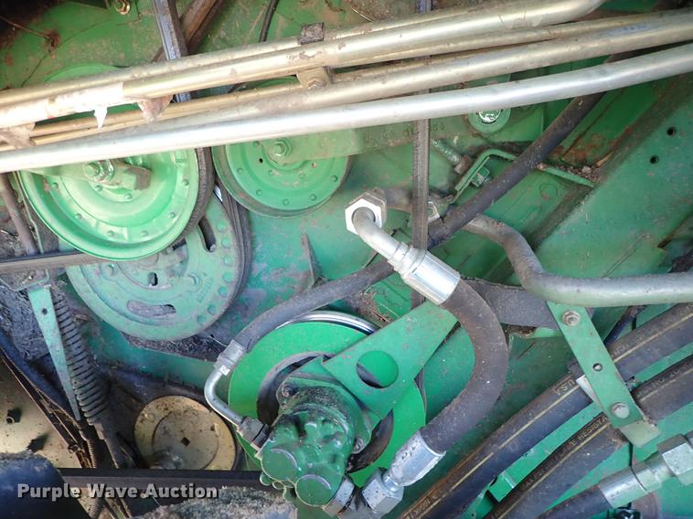 image for item DF8666 1995 John Deere 9600 combine