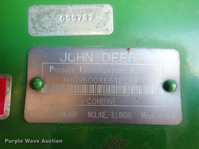 image for item DF8666 1995 John Deere 9600 combine