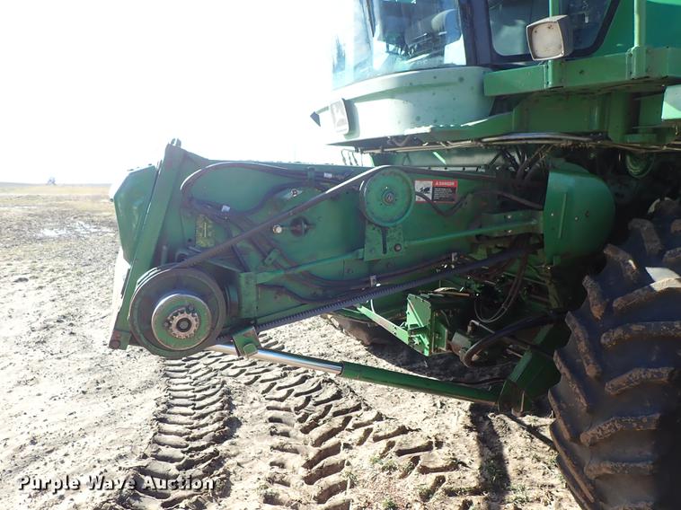 image for item DF8666 1995 John Deere 9600 combine
