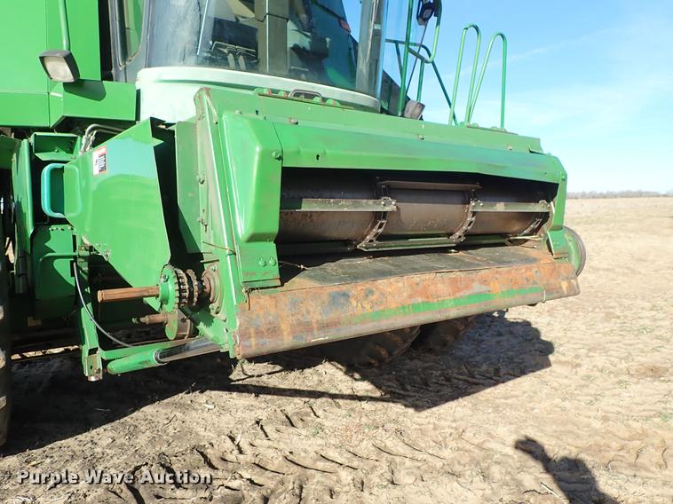 image for item DF8666 1995 John Deere 9600 combine