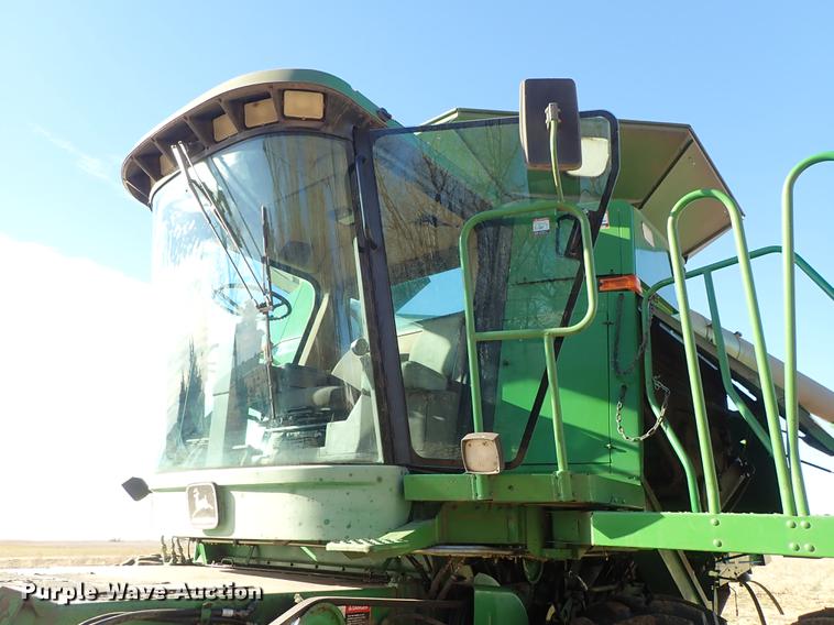 image for item DF8666 1995 John Deere 9600 combine