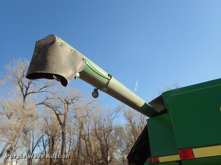 image for item DF8666 1995 John Deere 9600 combine