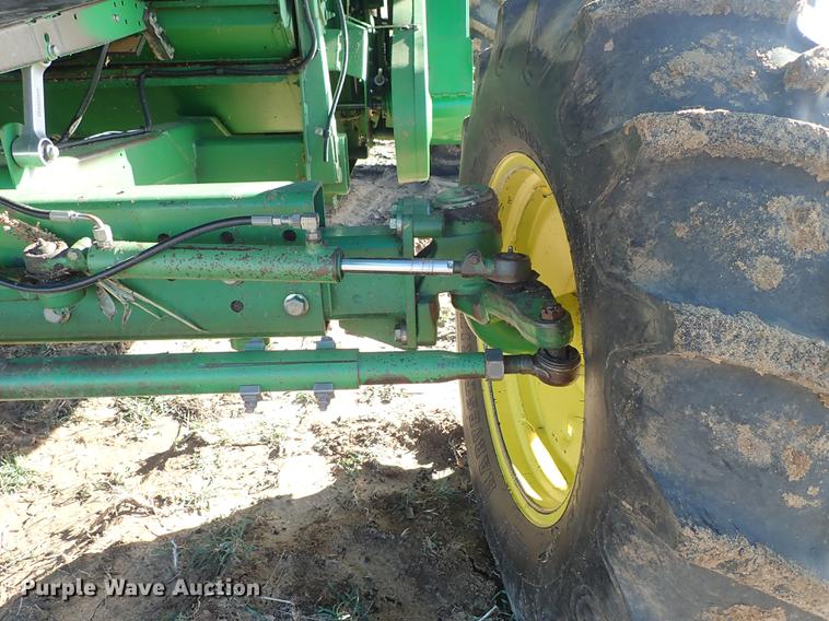 image for item DF8666 1995 John Deere 9600 combine