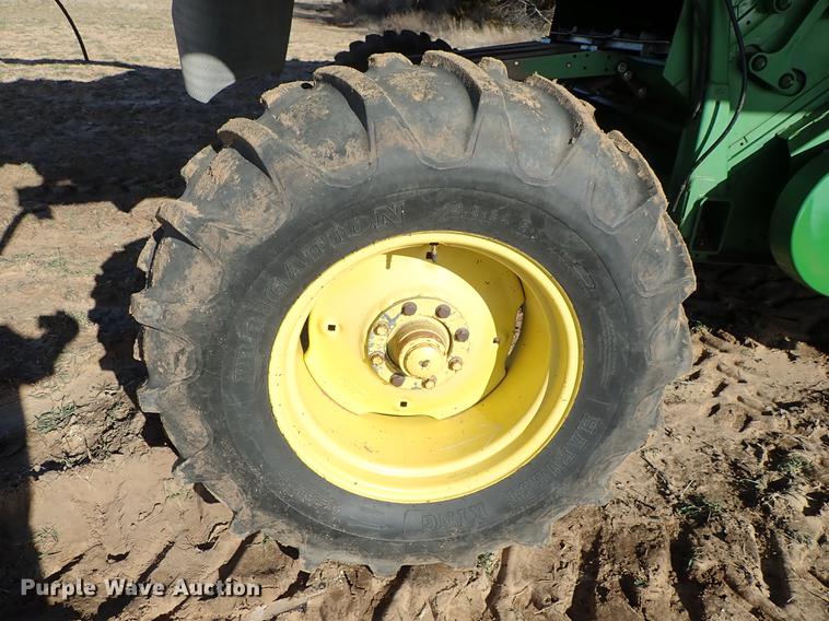 image for item DF8666 1995 John Deere 9600 combine