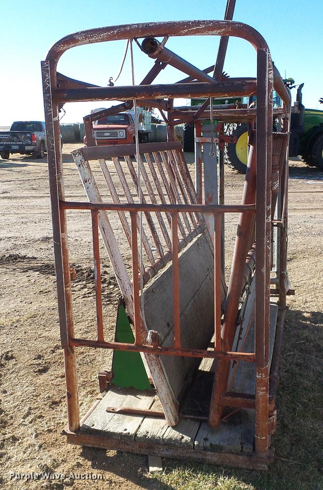 image for item EQ9035 My-D Hand-D livestock chute