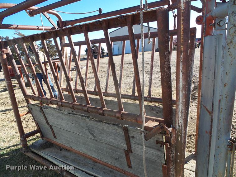 image for item EQ9035 My-D Hand-D livestock chute