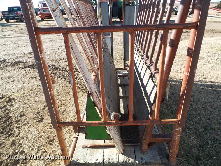 image for item EQ9035 My-D Hand-D livestock chute