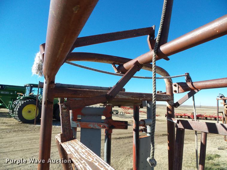 image for item EQ9035 My-D Hand-D livestock chute