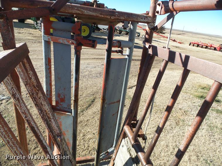 image for item EQ9035 My-D Hand-D livestock chute