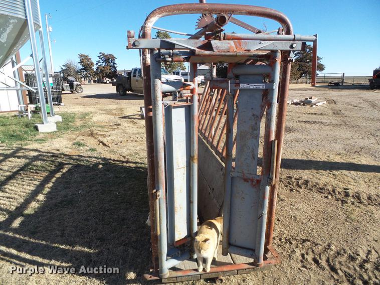 image for item EQ9035 My-D Hand-D livestock chute