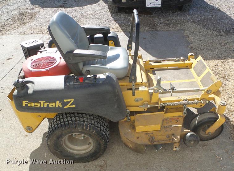 image for item EQ9039 2001 Hustler FasTrak Z lawn mower