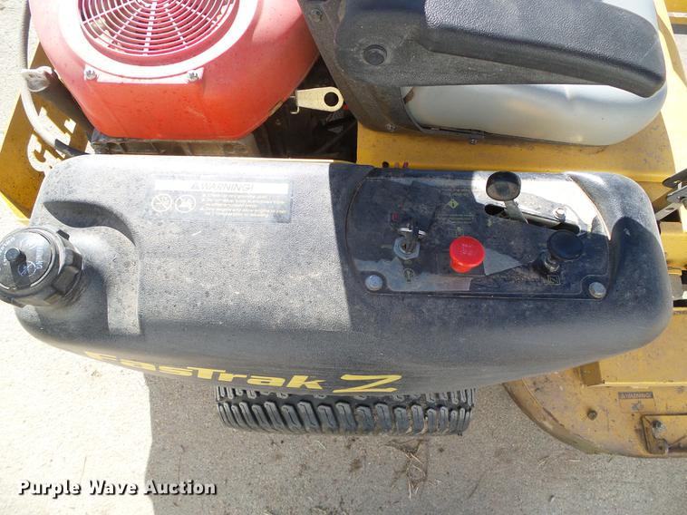 image for item EQ9039 2001 Hustler FasTrak Z lawn mower