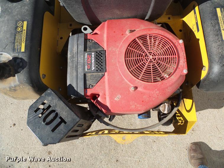 image for item EQ9039 2001 Hustler FasTrak Z lawn mower